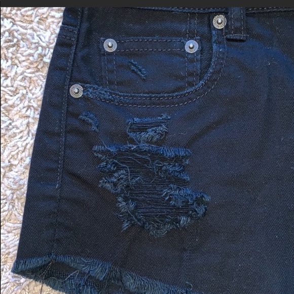 Shorts - Picture 4 of 5